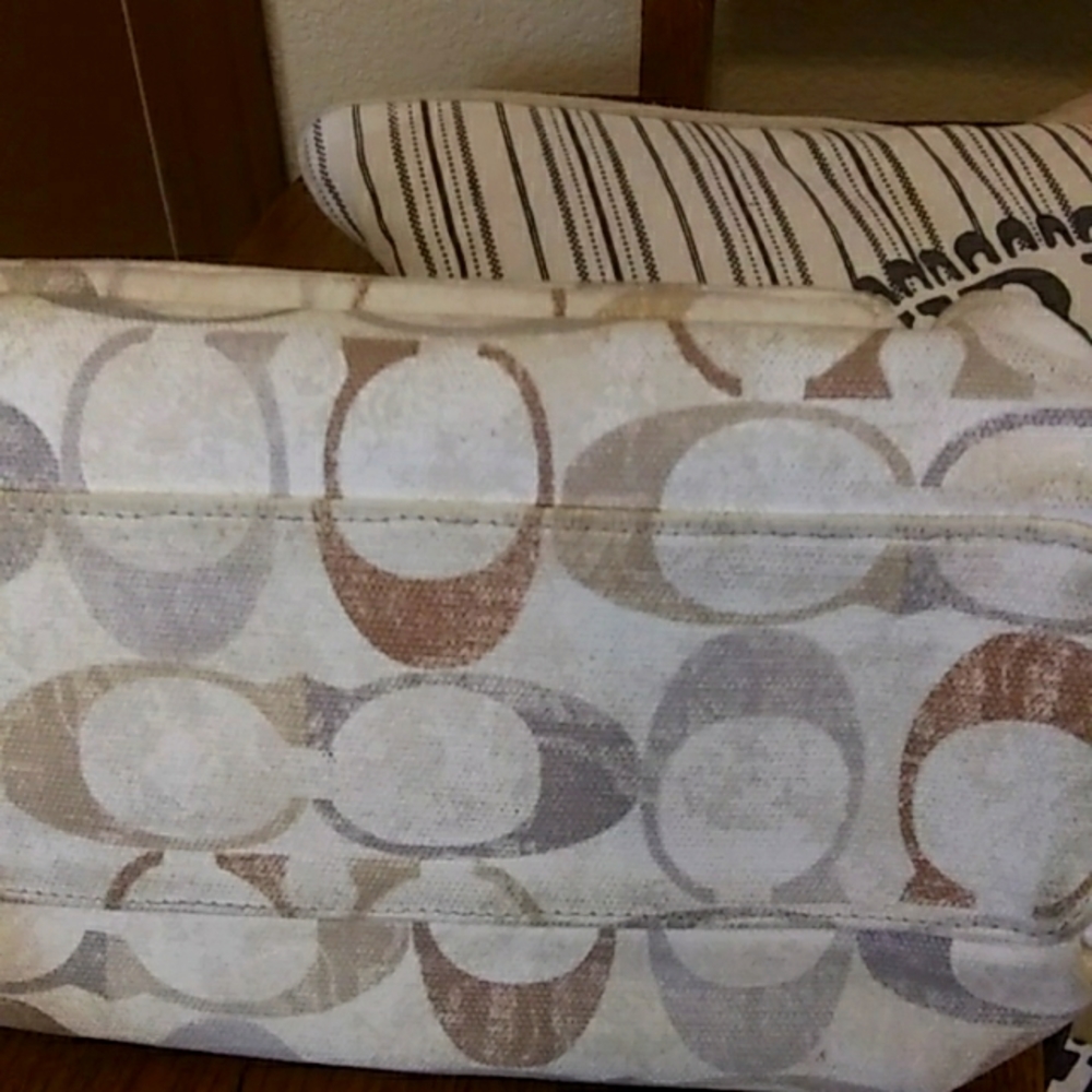 Coach Canvas and Sequin Bag 💚HP💚 - Picture 6 of 7